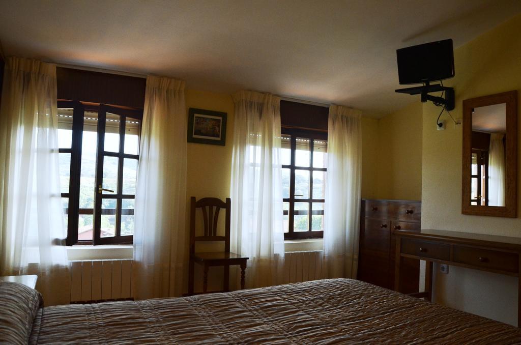 Hospederia El Cantio Orena Zimmer foto